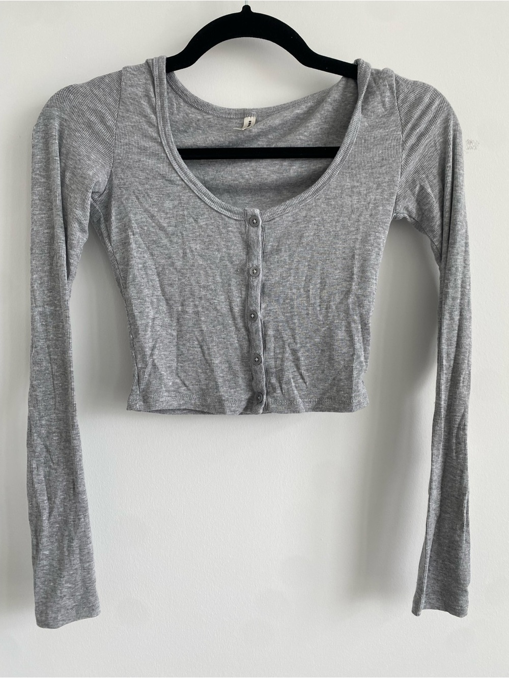 Sunday Best Gray Long-Sleeve Cropped Button-Up Top